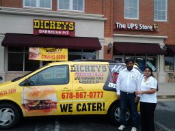 Alpharetta Community Herds to Dickey’s for a Smokin’ Hot Event