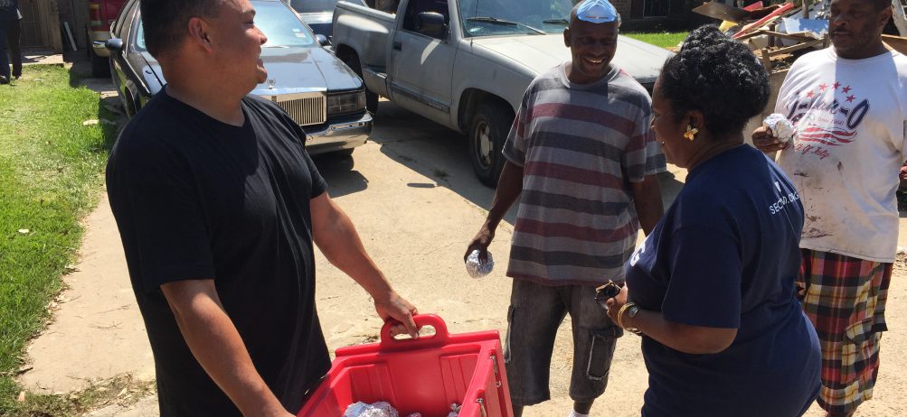 Local Dickey’s Crew Travel South to Give Aid to Those Affected by Hurricane Harvey